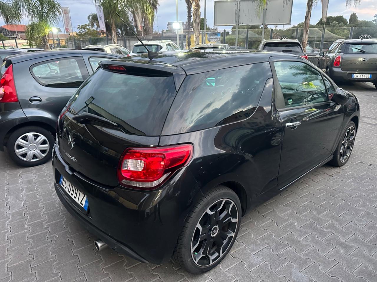Ds DS3 3 1.6 e-HDi 90 airdream Just Black