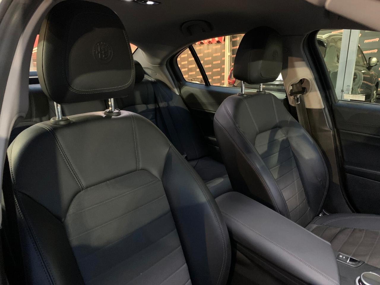 Alfa Romeo Giulia 2.2 Turbodiesel 180 CV Business Sport