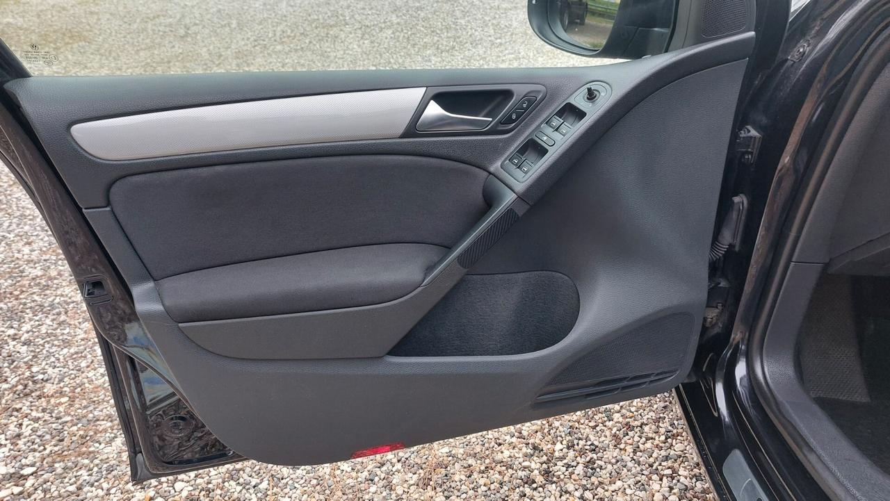 Volkswagen Golf 1.6 TDI DPF 5p. Highline