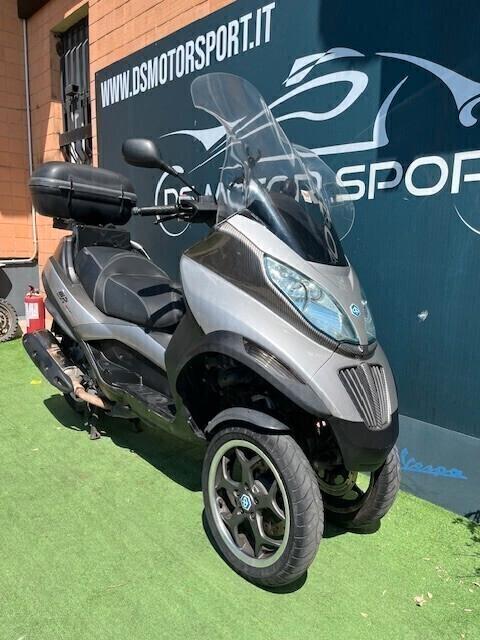 Piaggio MP3 400 CARBON