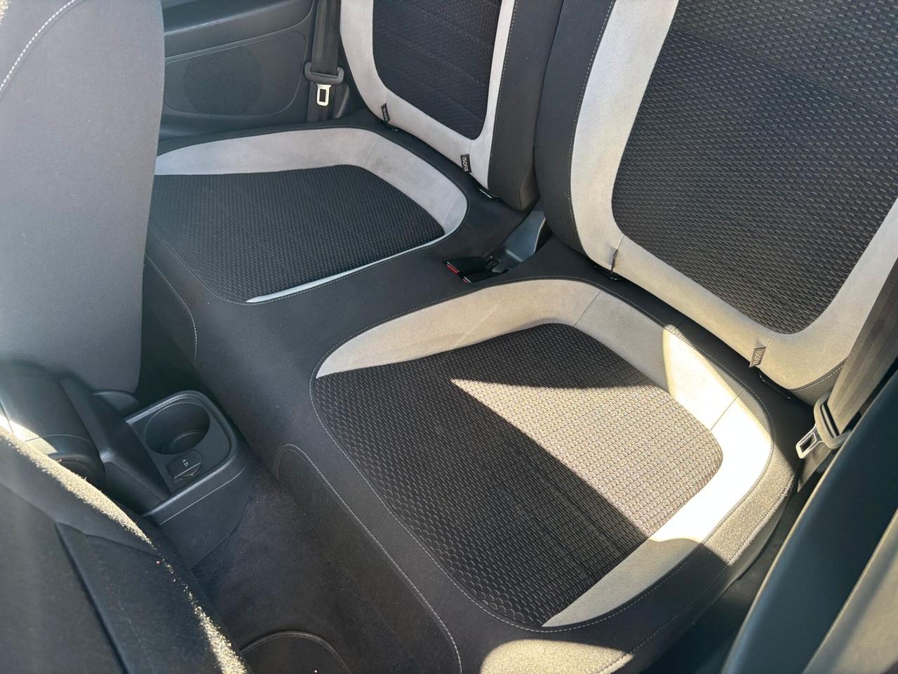 Volkswagen Maggiolino Cabrio 2.0 TDI Sport BlueMotion Technology