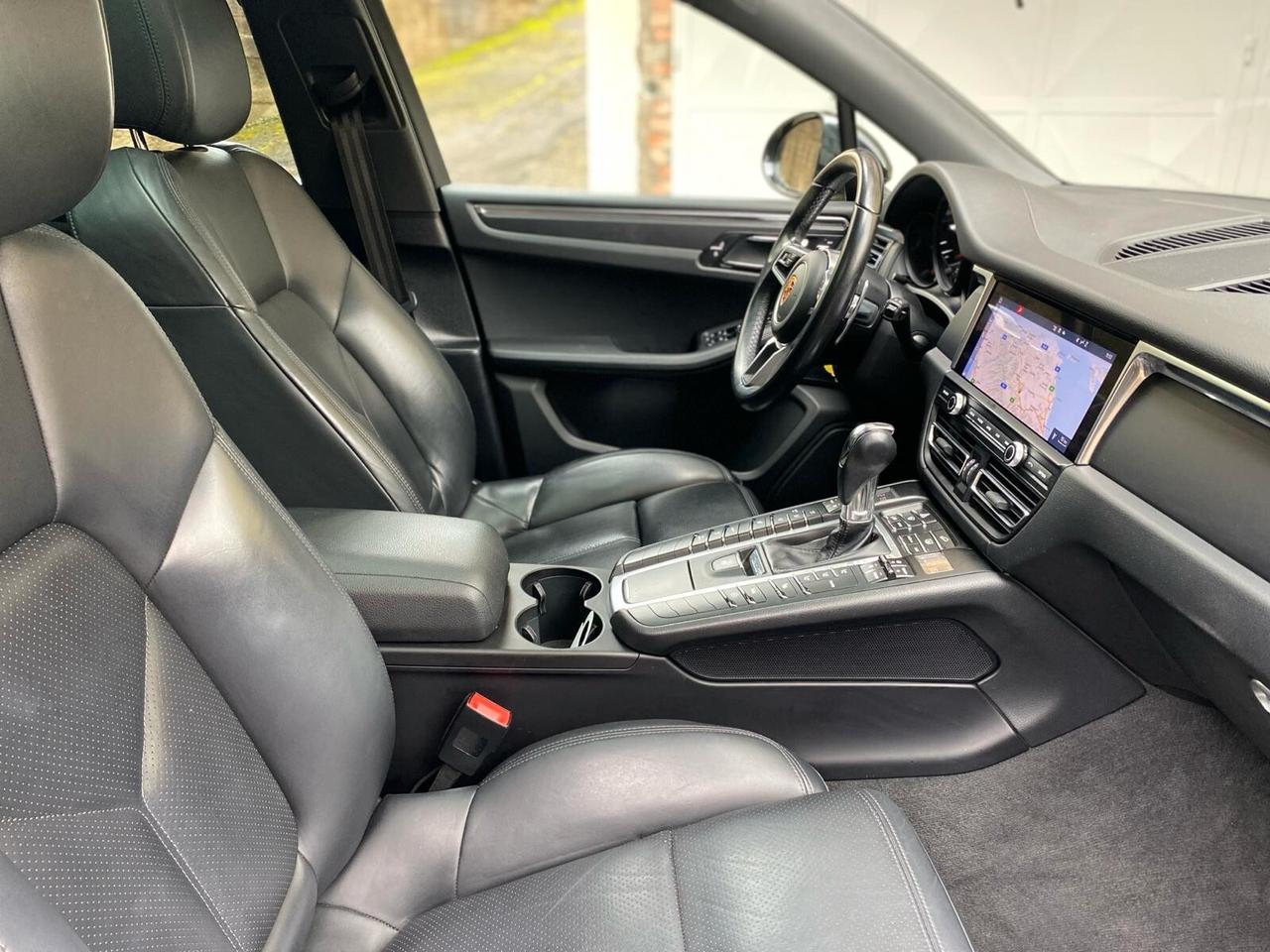 Porsche Macan 2.0 pdk con tetto panoramico