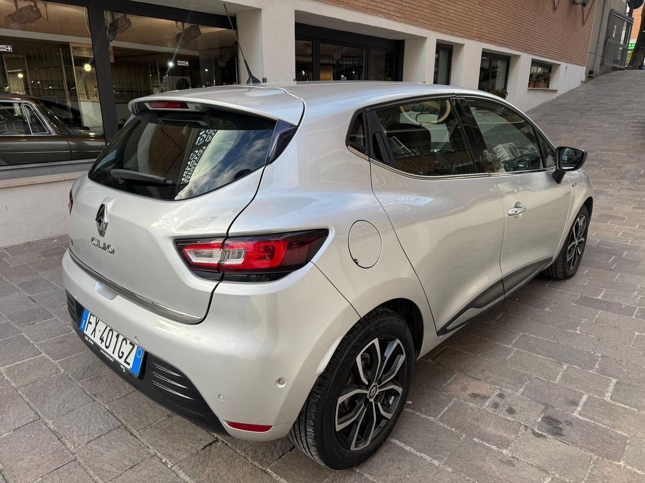 RENAULT Clio dCi 8V 90CV 5 porte Moschino Intens