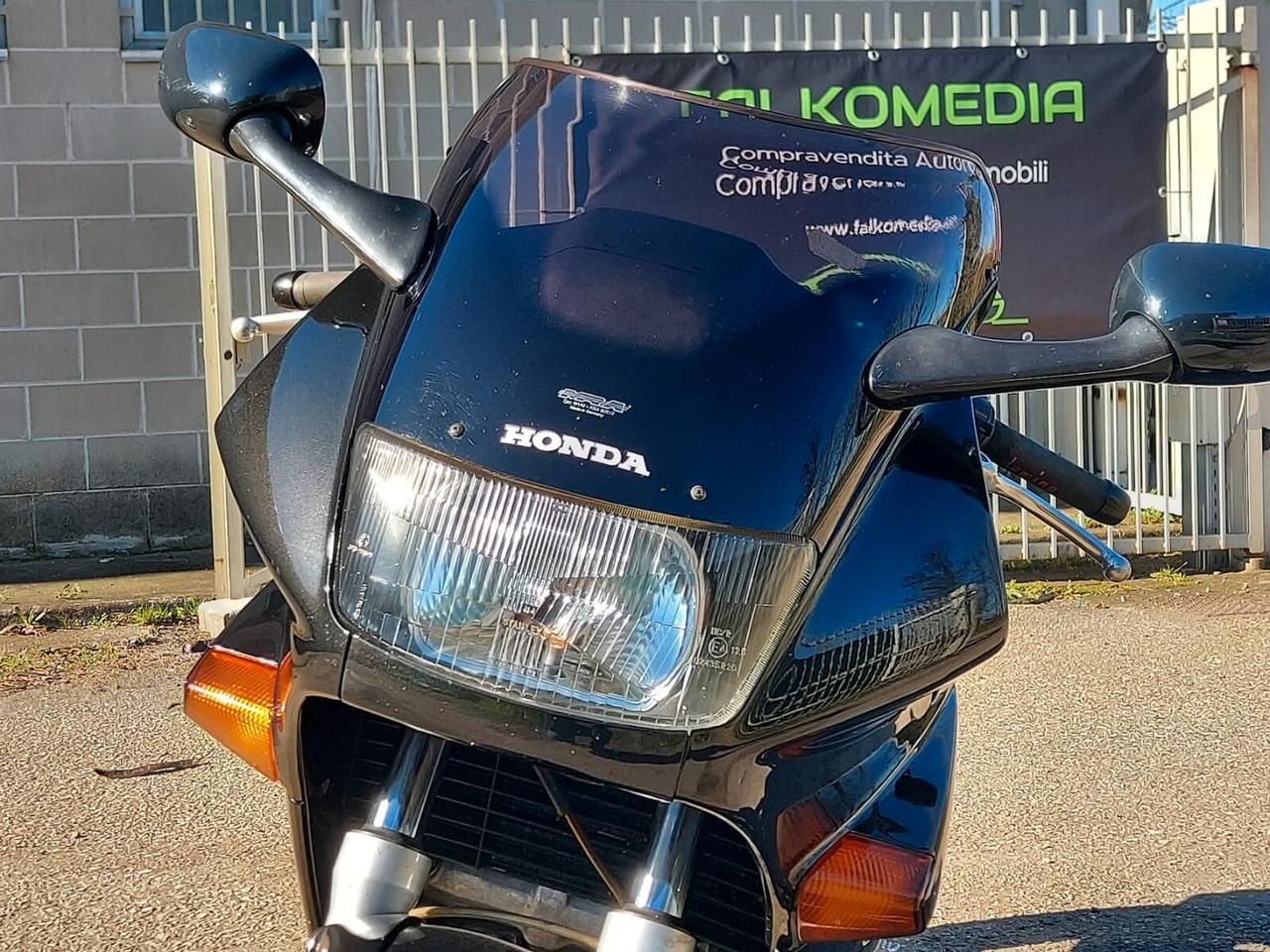 Honda VFR 750 F (iscritta asi) +3 bauletti Givi