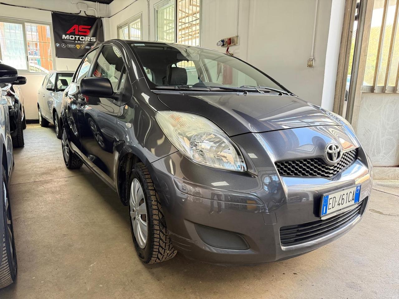 Toyota Yaris 1.0 5 porte Sol