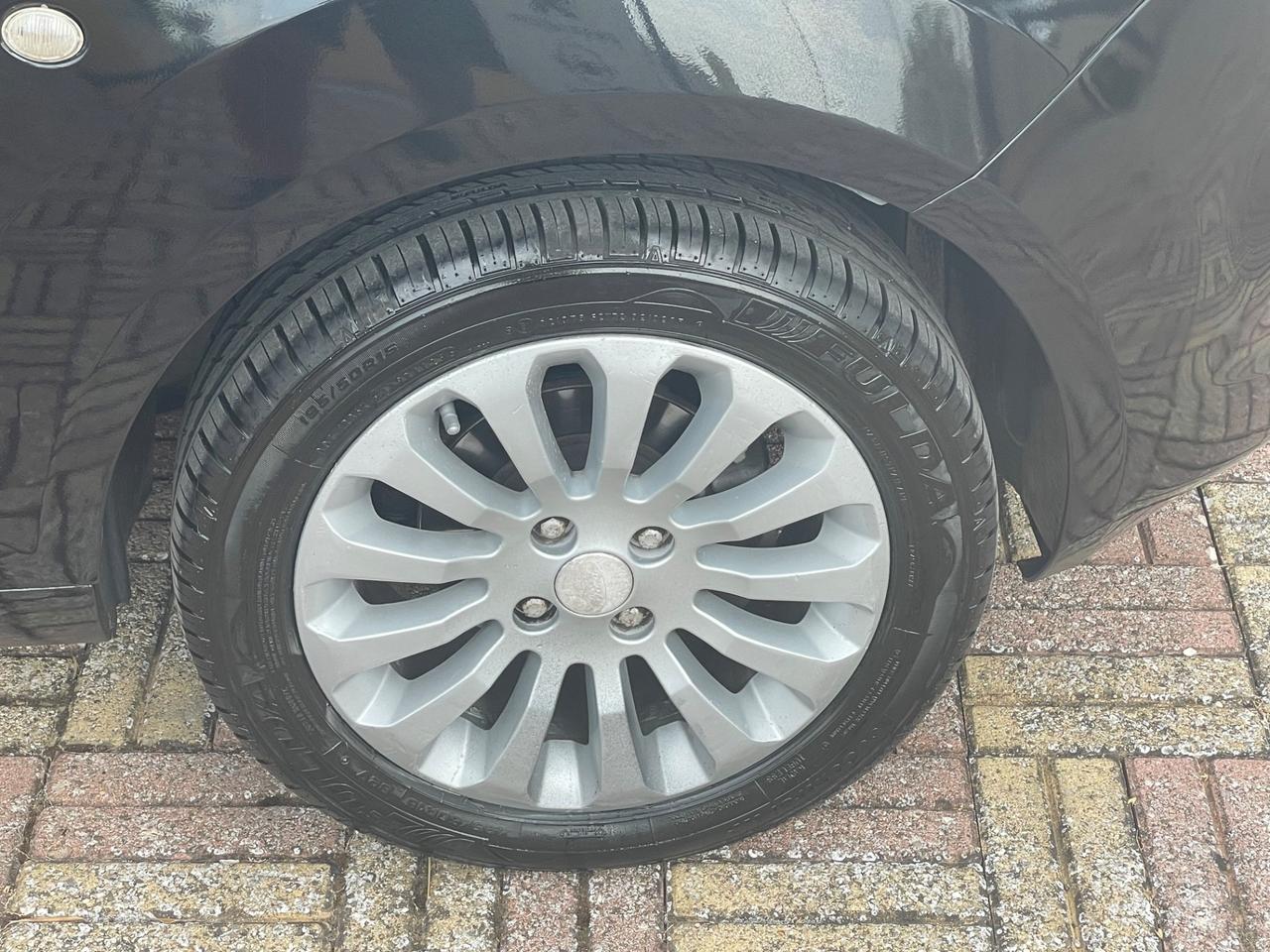 Ford Ka Ka+ 1.2 8V 69CV Titanium