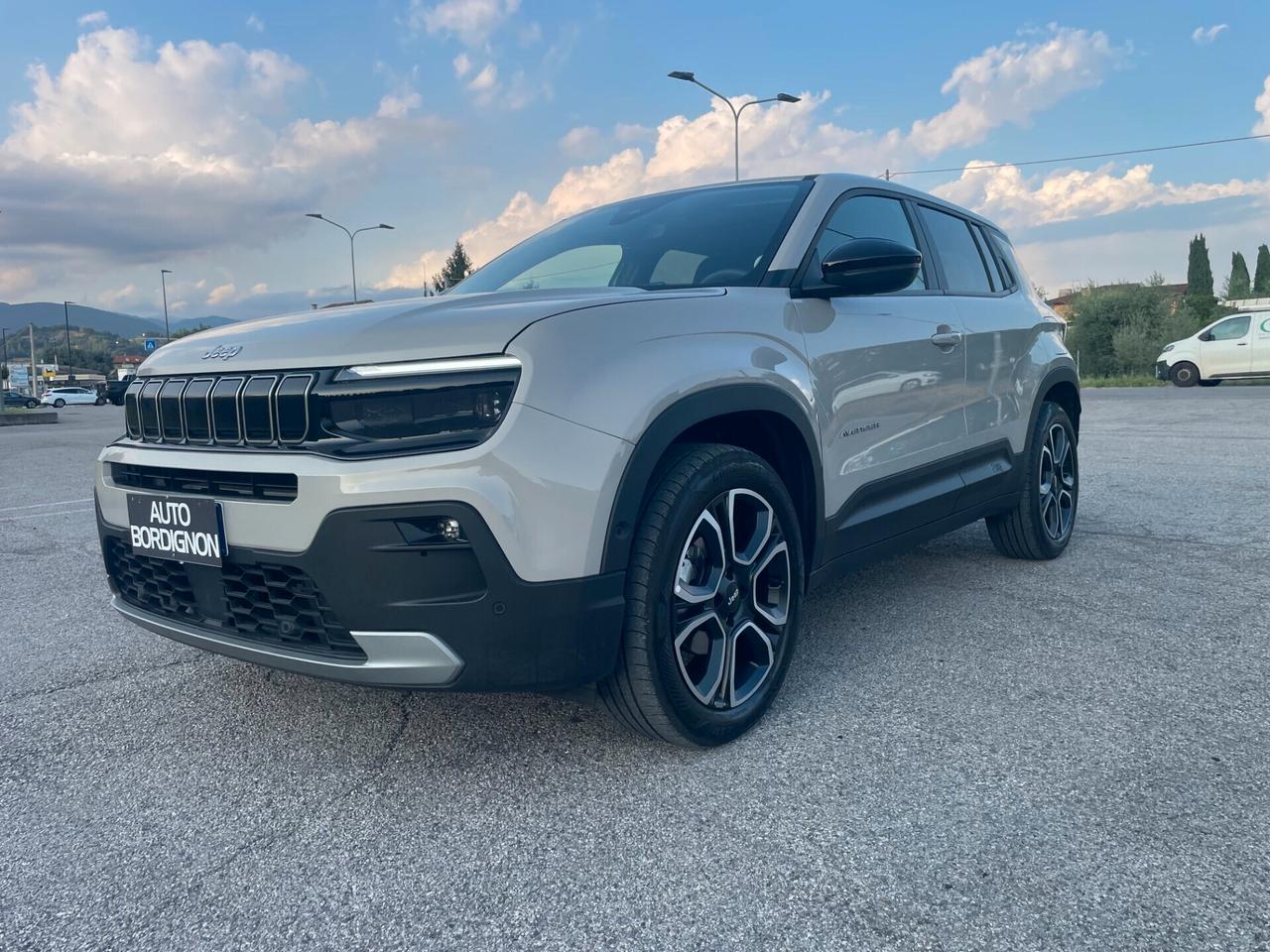Jeep Avenger 1.2 Turbo 100 CV Summit si neopatenati