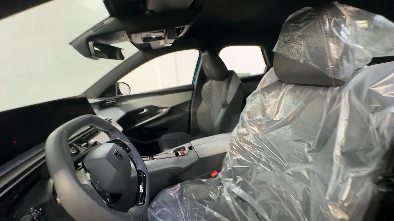 Peugeot 3008 Hybrid 145 e-DCS6 GT KM 0