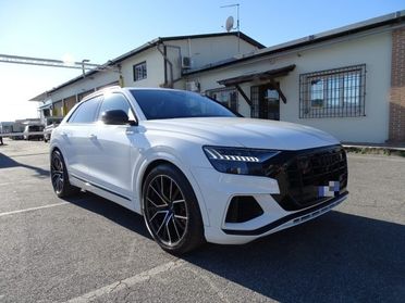 AUDI Q8 55 TFSI quattro tiptronic 3 S-line - IVA ESPOSTA