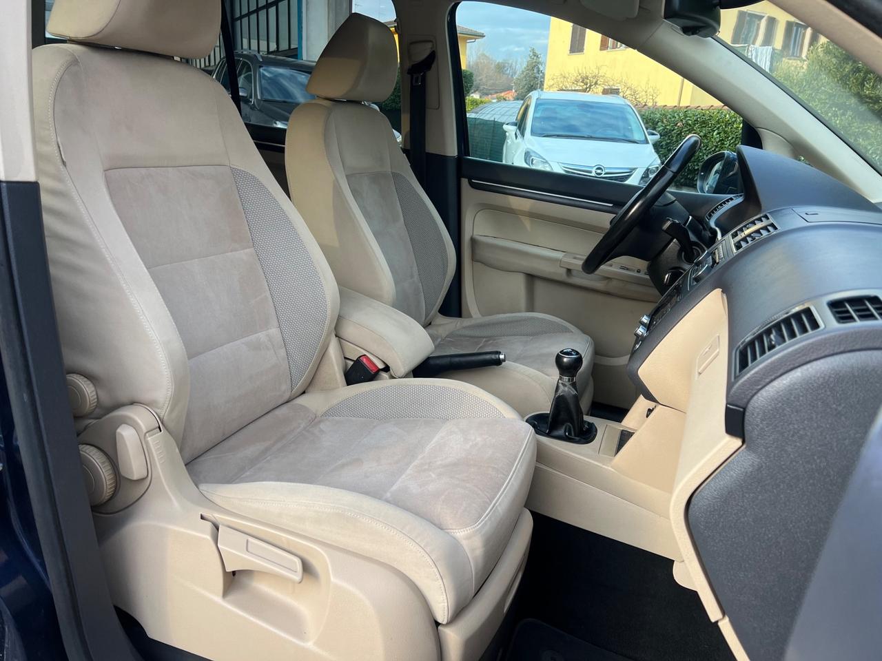 Volkswagen Touran Business 2.0 TDI 140 CV Highline