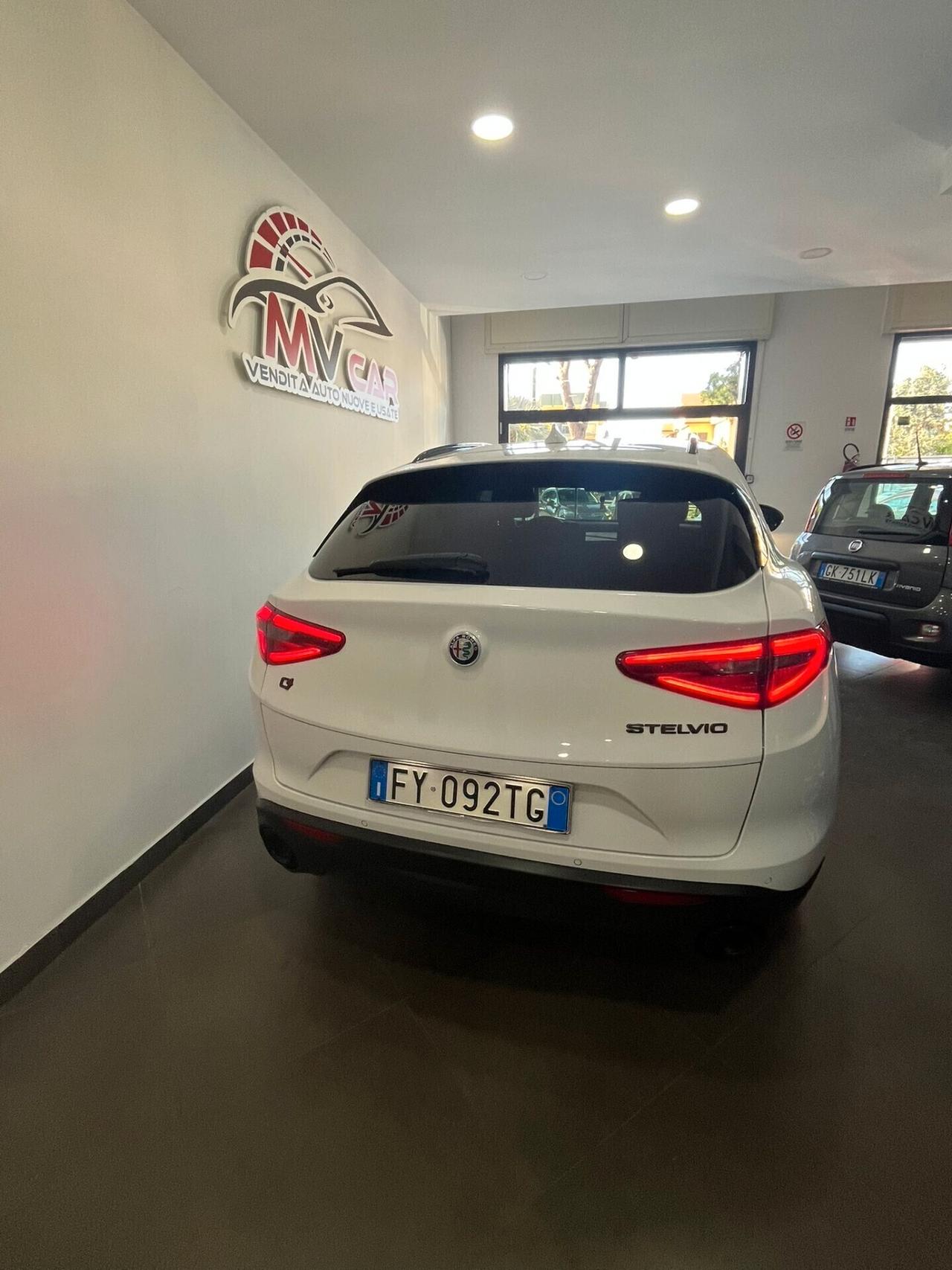 Alfa Romeo Stelvio 2.2 Turbodiesel 210 CV AT8 Q4 Super