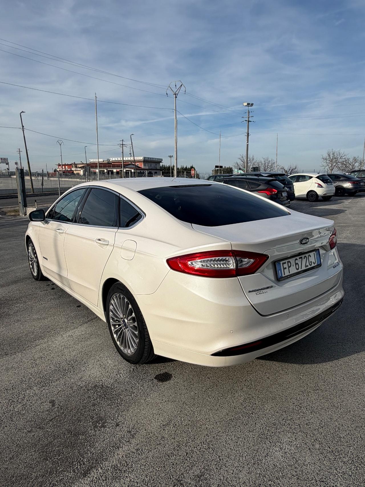 Ford Mondeo Full Hybrid 2.0 187 CV eCVT 4 porte Titanium Business