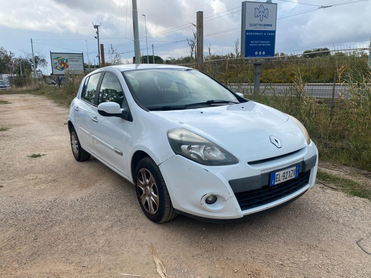 RENAULT CLIO 1.2 112.000KM ANNO 2012 ADATTA NEOPATENTATI
