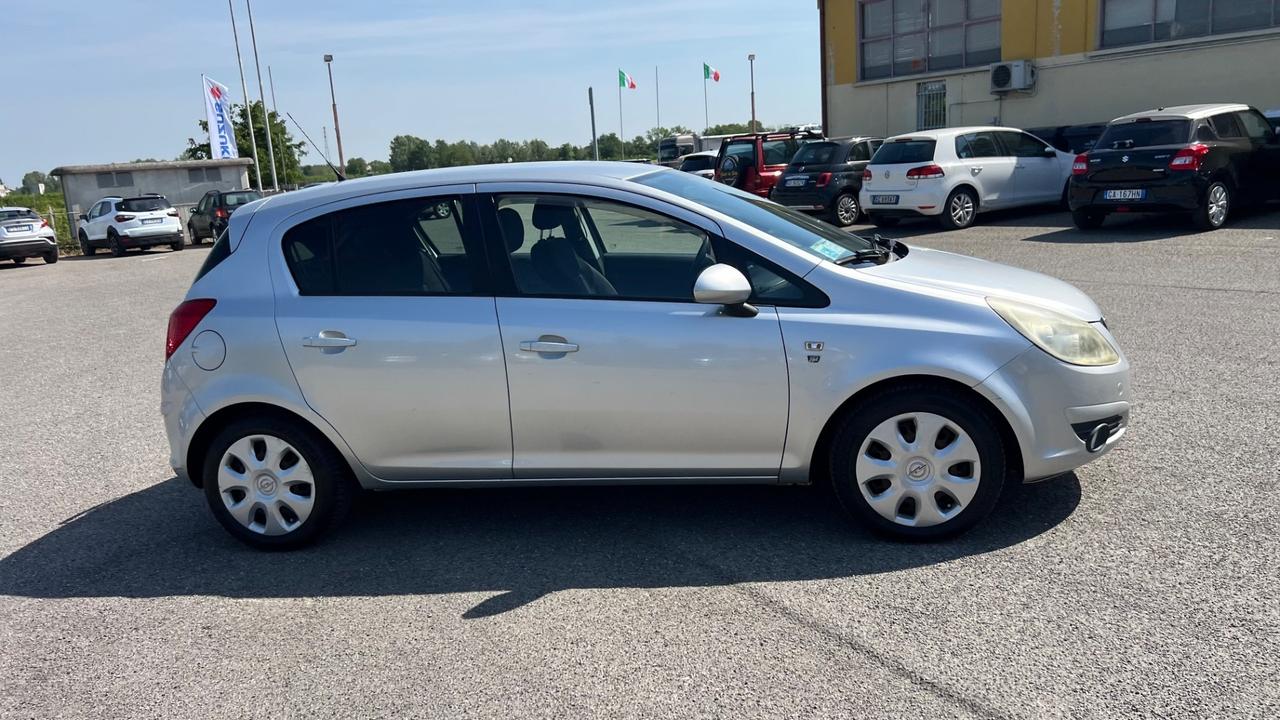 Opel Corsa 1.2 5 porte Cosmo