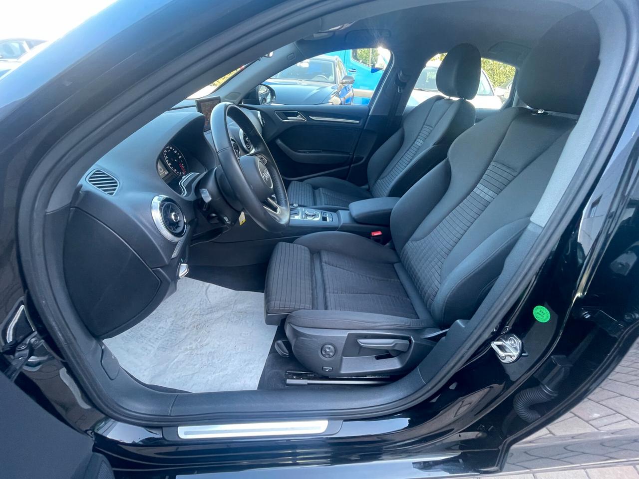 Audi A3 Sedan 30 TDI S tronic Business