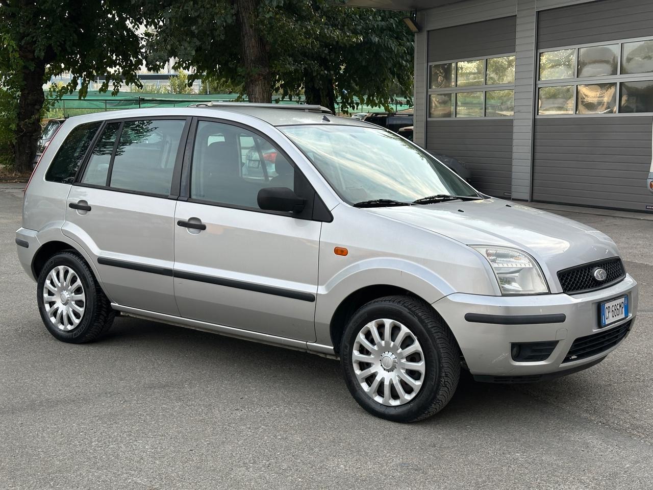Ford Fusion 1.4 16V 5p. Leather