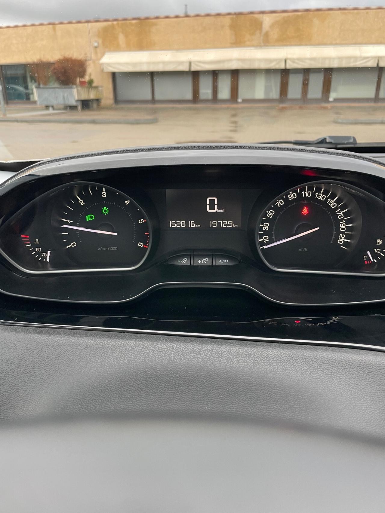 Peugeot 208 BlueHDi 75 5 porte Allure