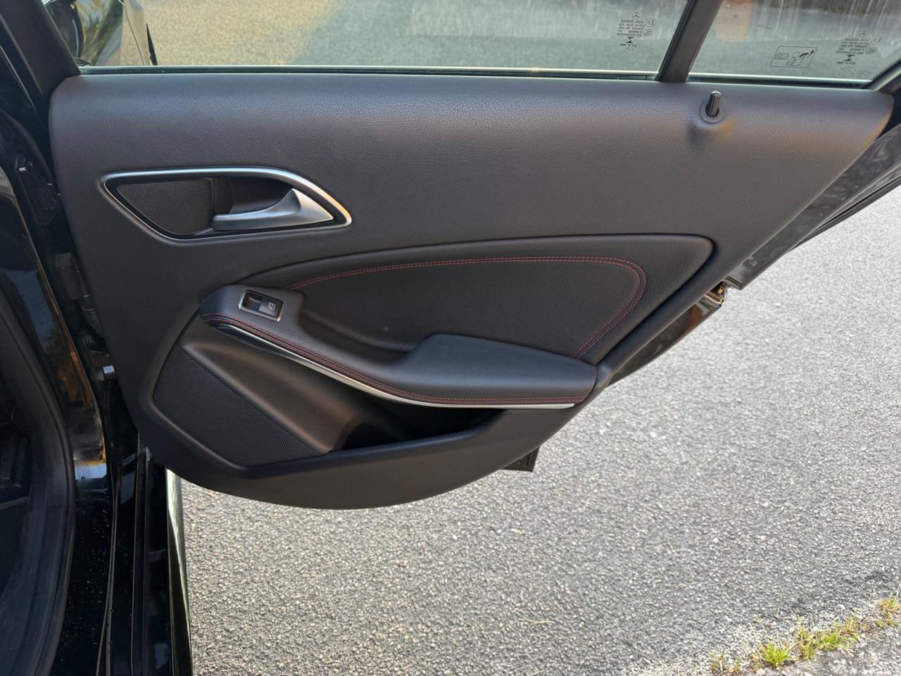 Mercedes-benz A 200 d Premium. AMG