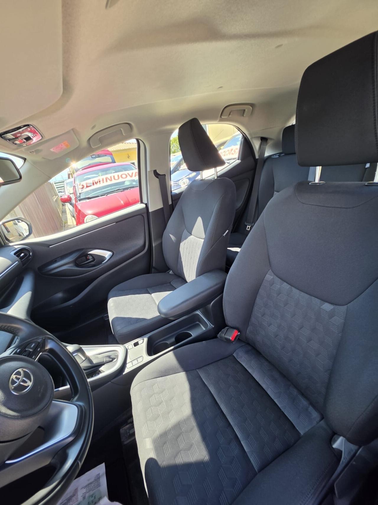 Toyota Yaris 1.5 Hybrid 5 porte Trend 6500 km automatico full