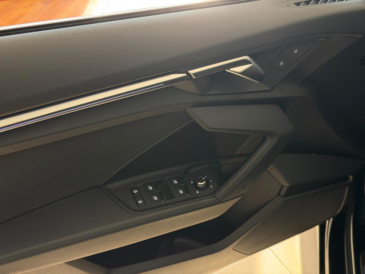 AUDI A3 S-Tronic S-Line 1.0cc 110Cv Automatica