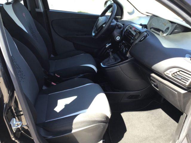 LANCIA Ypsilon TwinAir 5p Metano Ecochic Elefantino Rosso
