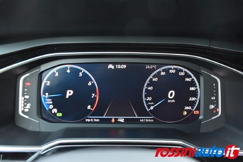 VOLKSWAGEN TAIGO 1.5 TSI 150 CV DSG R-LINE + R18 BI-COLOR 2XCLIMA