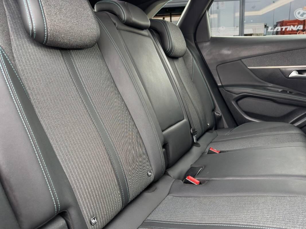 Peugeot 3008 II 1.5 bluehdi Allure Pack 130cv AUTOMATICA E CARPLAY