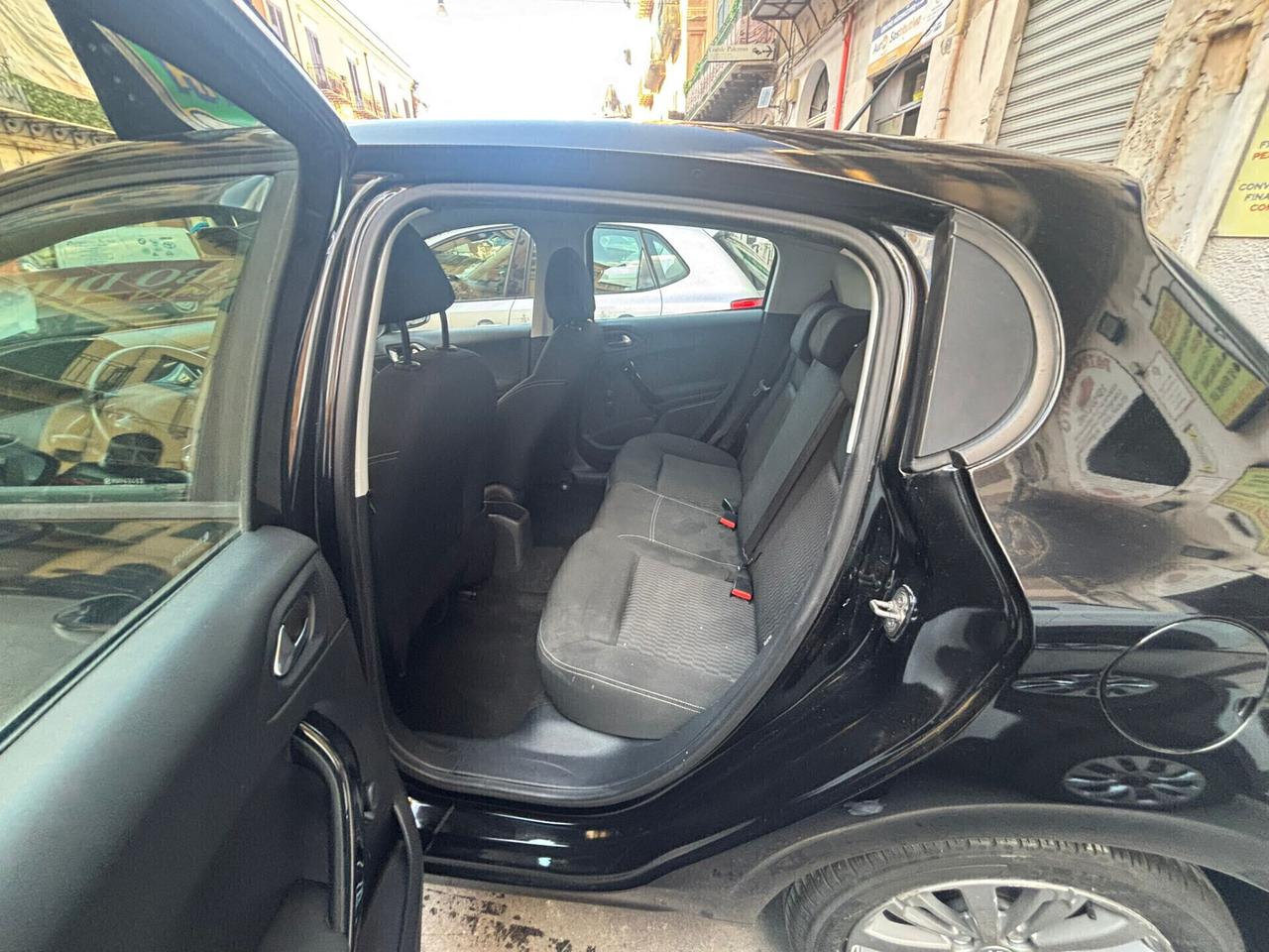 Peugeot 208 BlueHDi 75 5 porte Allure FINANZIABILE