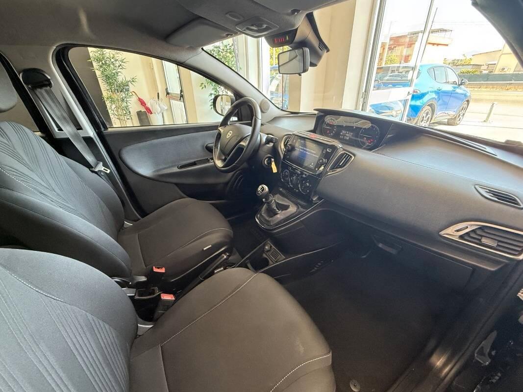 Lancia Ypsilon III 1.0 firefly hybrid Gold s&s 70cv 5p.ti