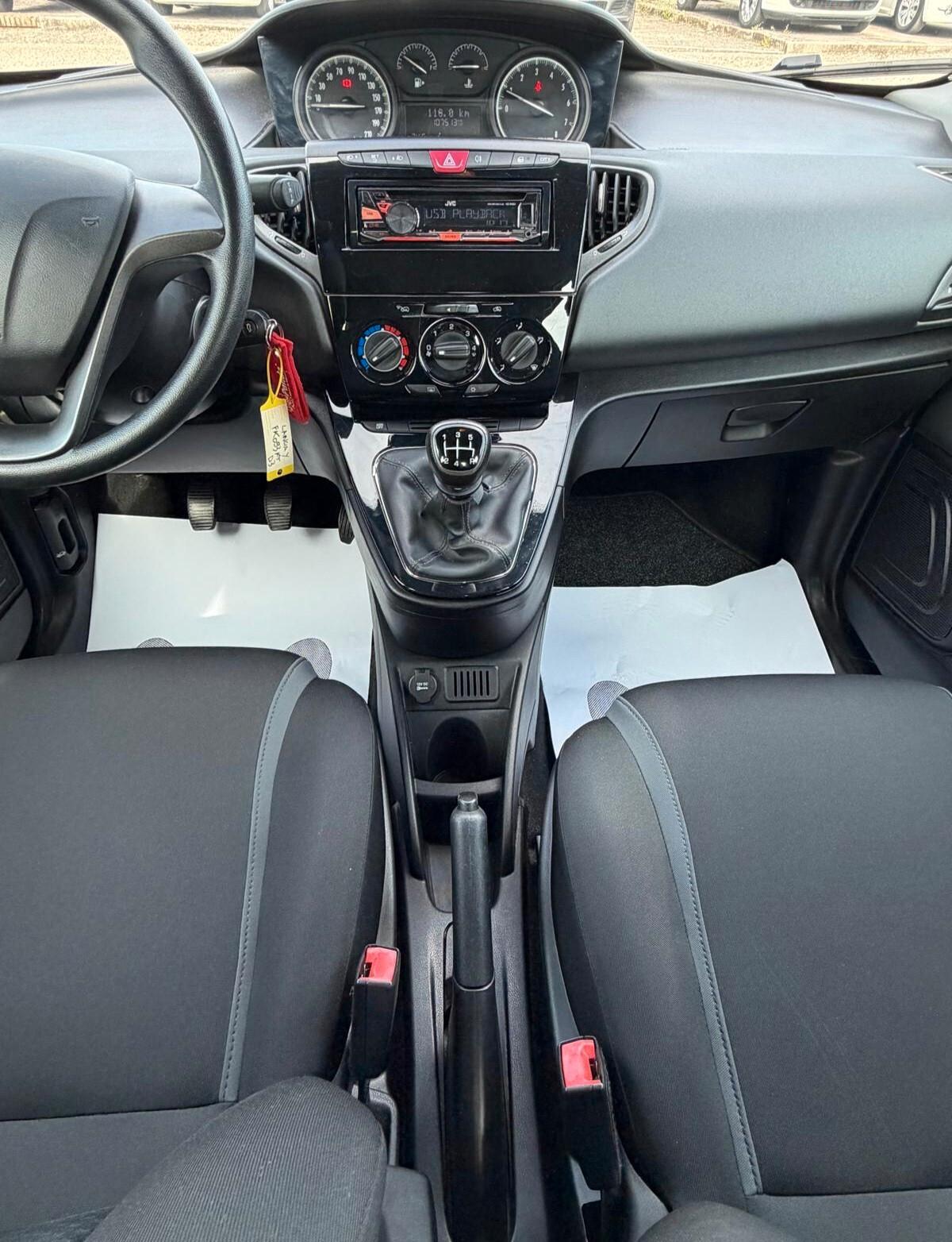 Lancia Ypsilon 1.2 69 CV 5 porte Silver