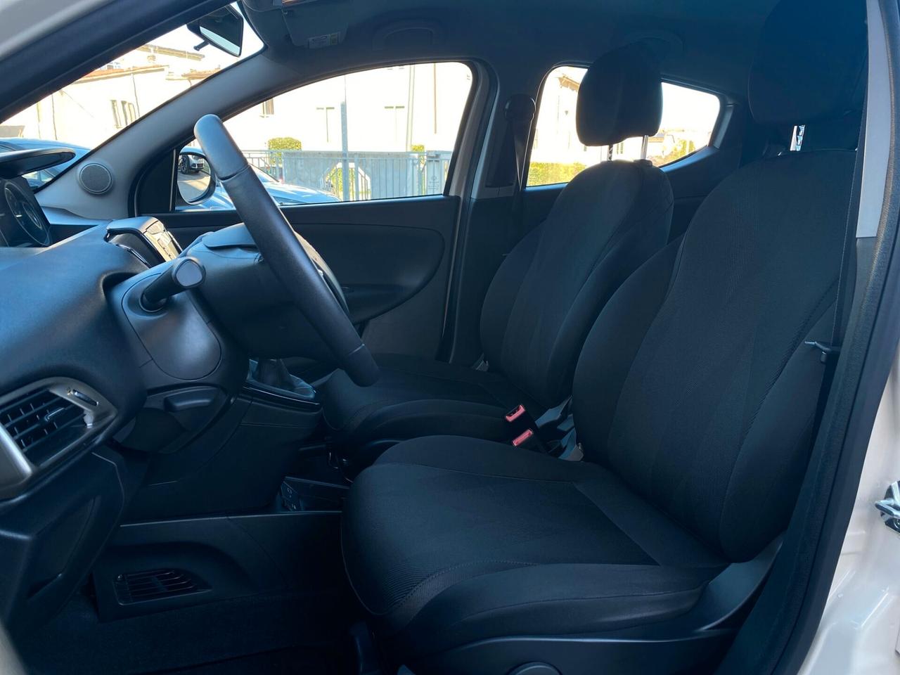 Lancia Ypsilon 1.2 69 CV 5 porte S&S Gold