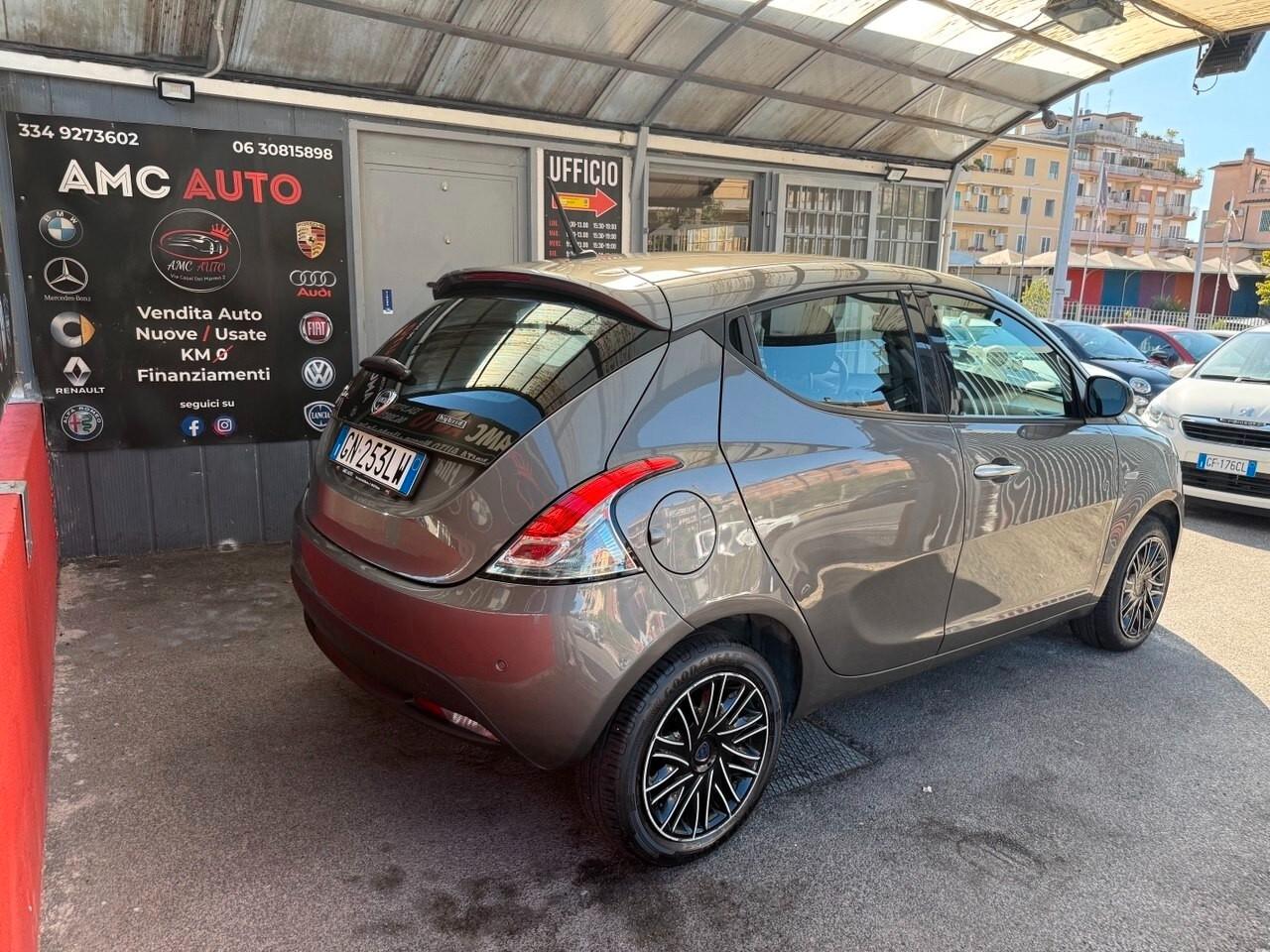 Lancia Ypsilon 1.0 FireFly 5 porte S&S Hybrid Gold - SENZA VINCOLI FINANZIARI