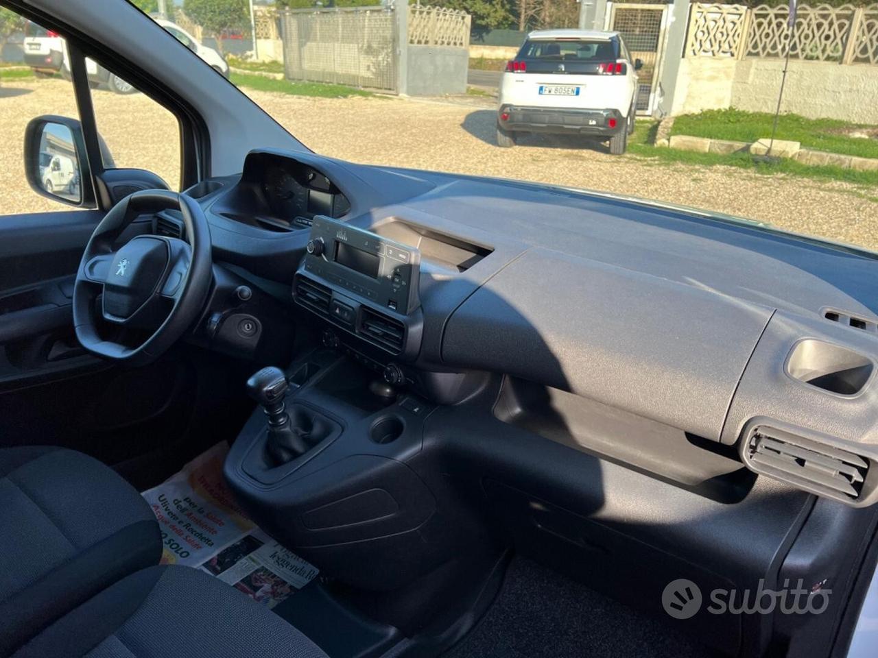 Peugeot Partner Maxi 2019 allestito 3 posti