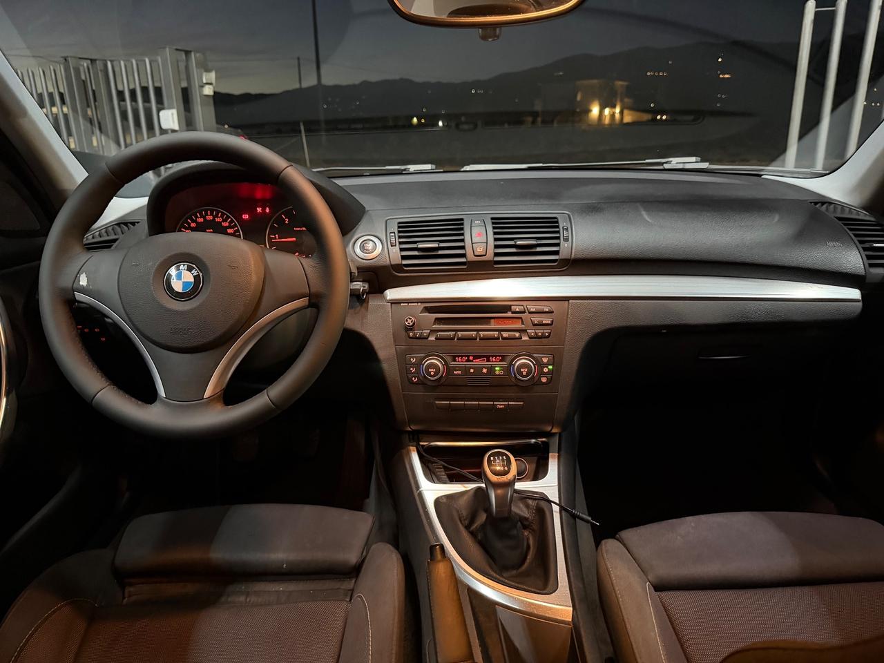 Bmw 118 118d cat 143cv 5 porte Sport Total black