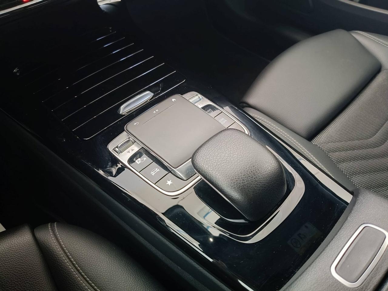 Mercedes-Benz Classe A - W177 2018 - A 180 d Sport Light auto