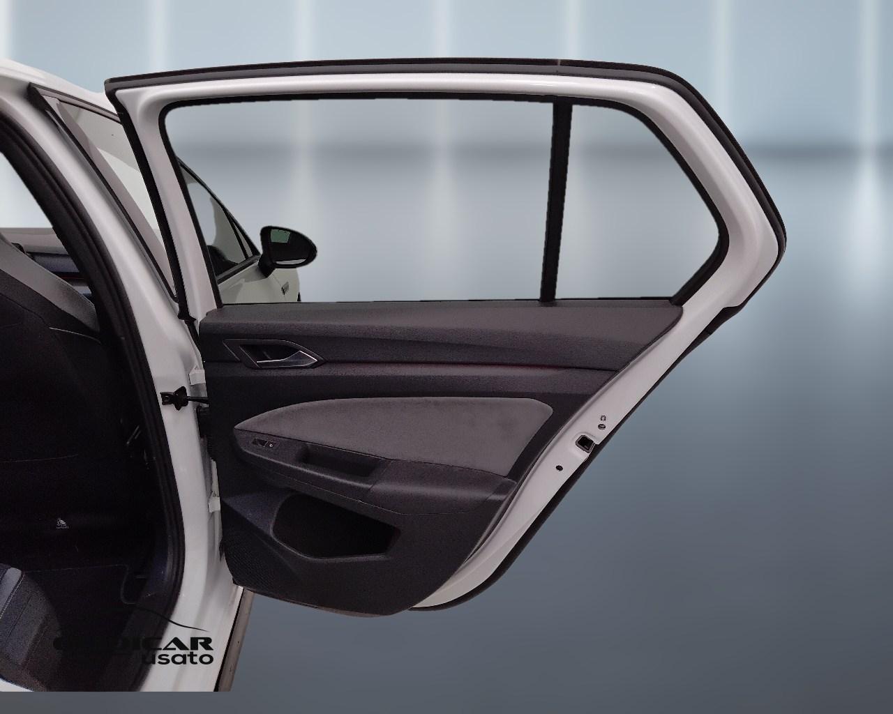 VOLKSWAGEN Golf VIII 2020 - Golf 1.5 tsi evo R-Line 130cv