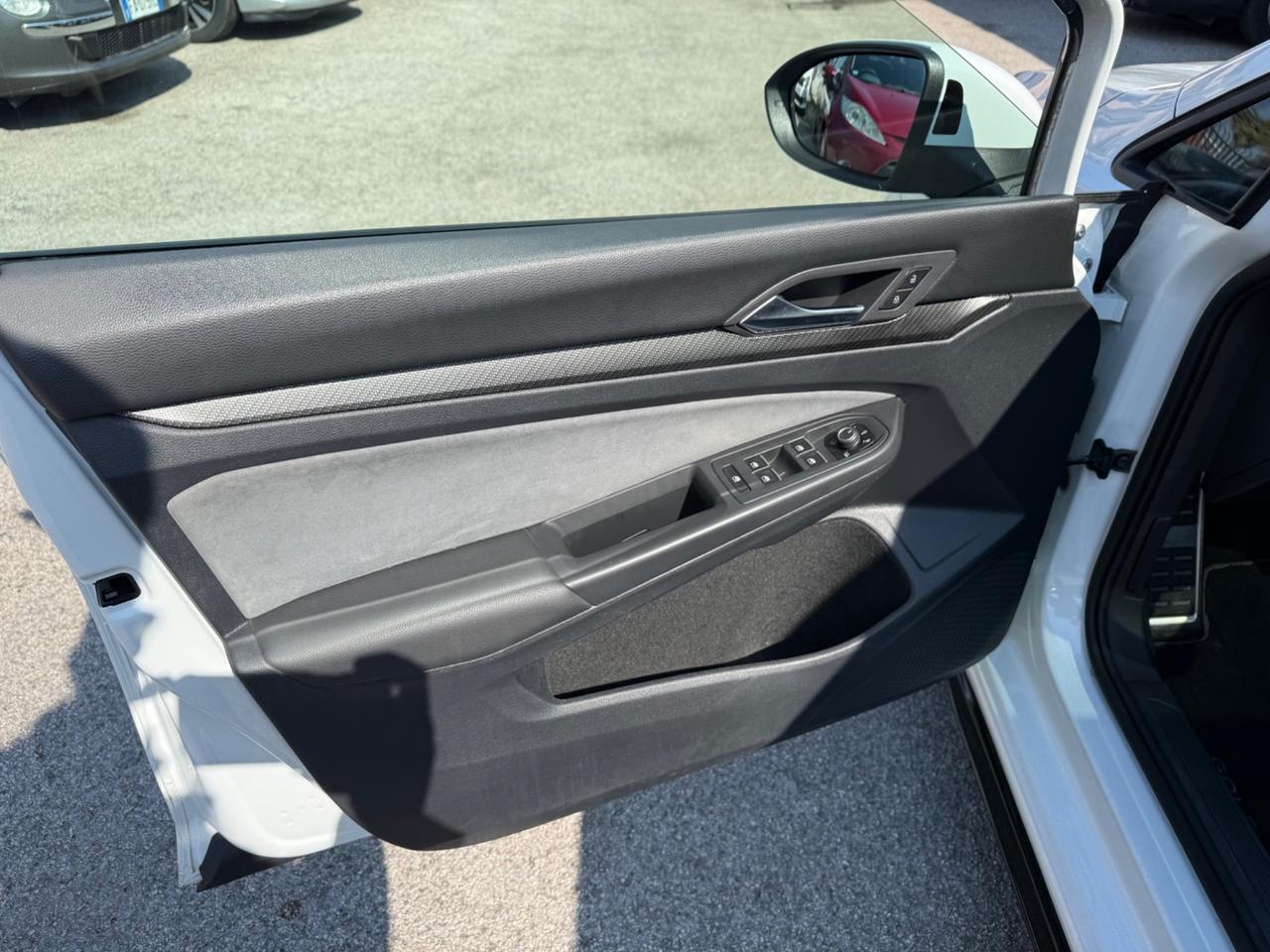 Volkswagen Golf 2.0 TDI 150 CV DSG SCR R-Line Tetto Apri