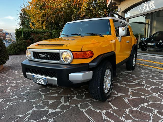TOYOTA Land Cruiser FJ
