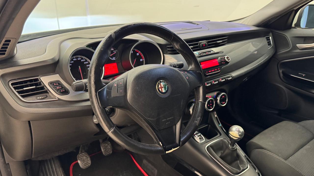 Alfa Romeo Giulietta 1.6 JTDm-2 105 CV Distinctive-2012
