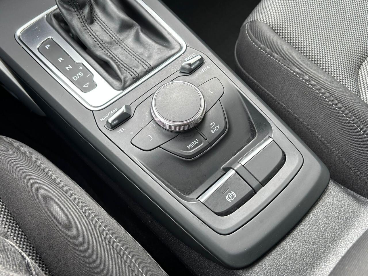 Audi Q2 1.0 TFSI S tronic Business