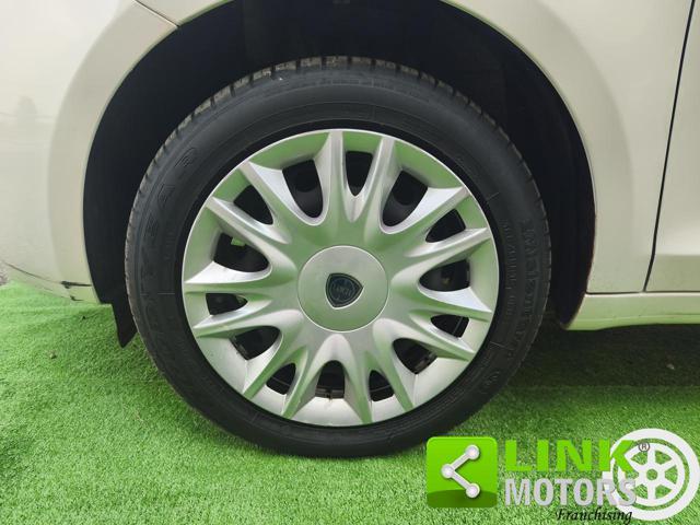 LANCIA Ypsilon HYBRID