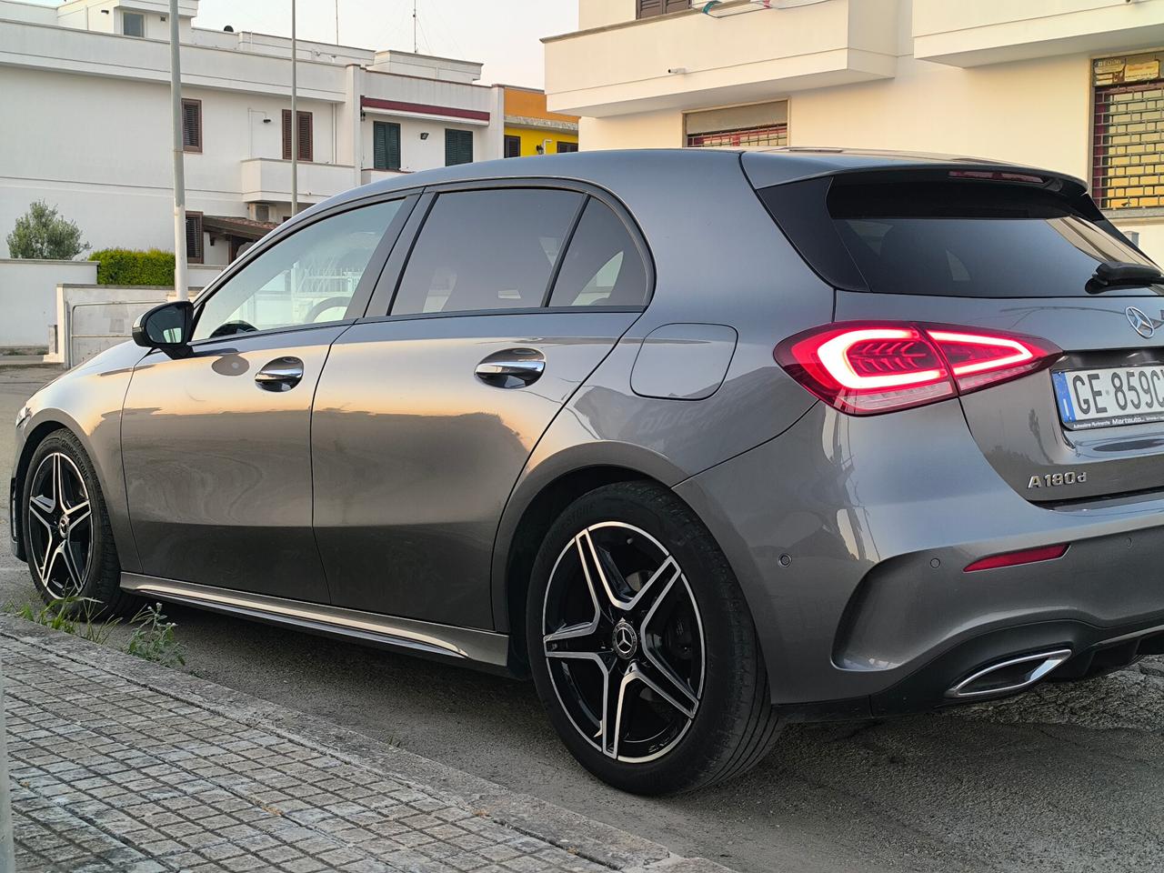 MERCEDES A AMG PREMIUM 118 200 D 116cv AUTOMATIC