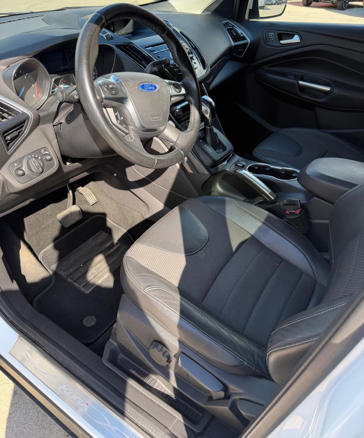 Ford Kuga 2.0 TDCI 163 CV 4WD Powershift Titanium