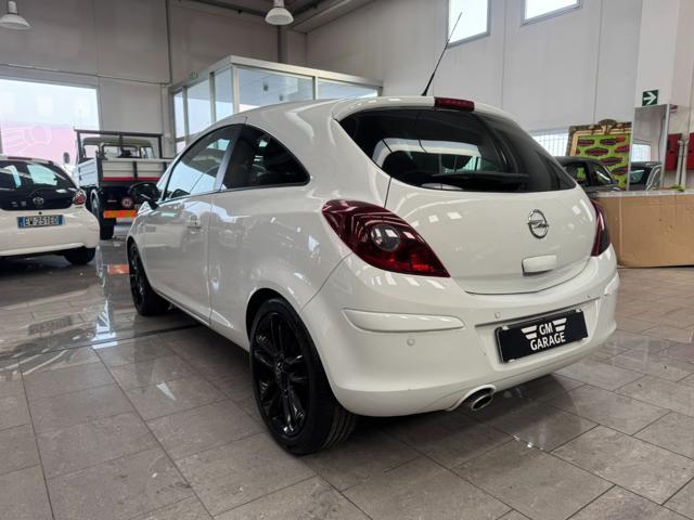 OPEL Corsa 1.2 3 porte b-color