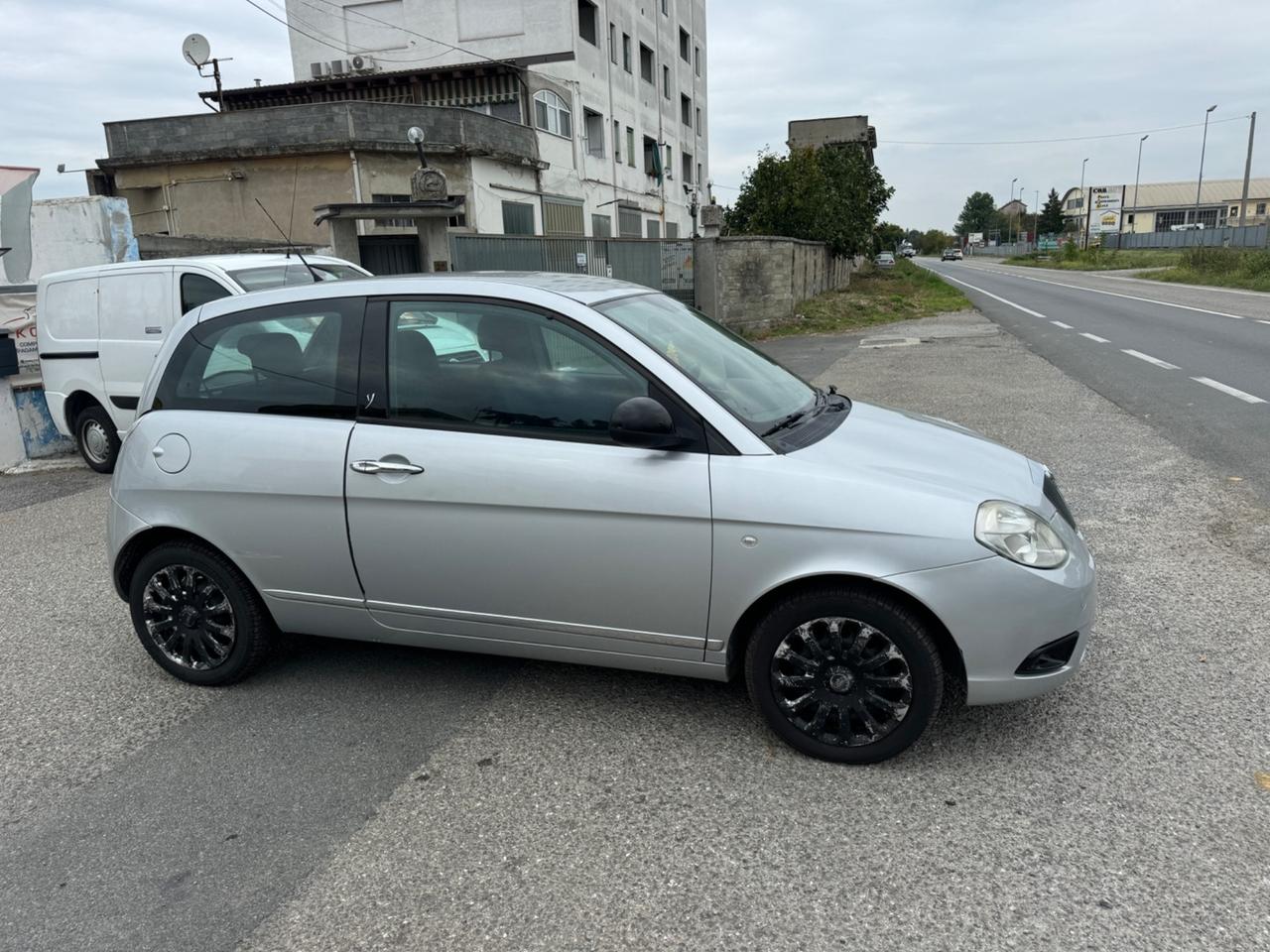 Lancia Ypsilon 1.3 MJT 75 CV Platinum