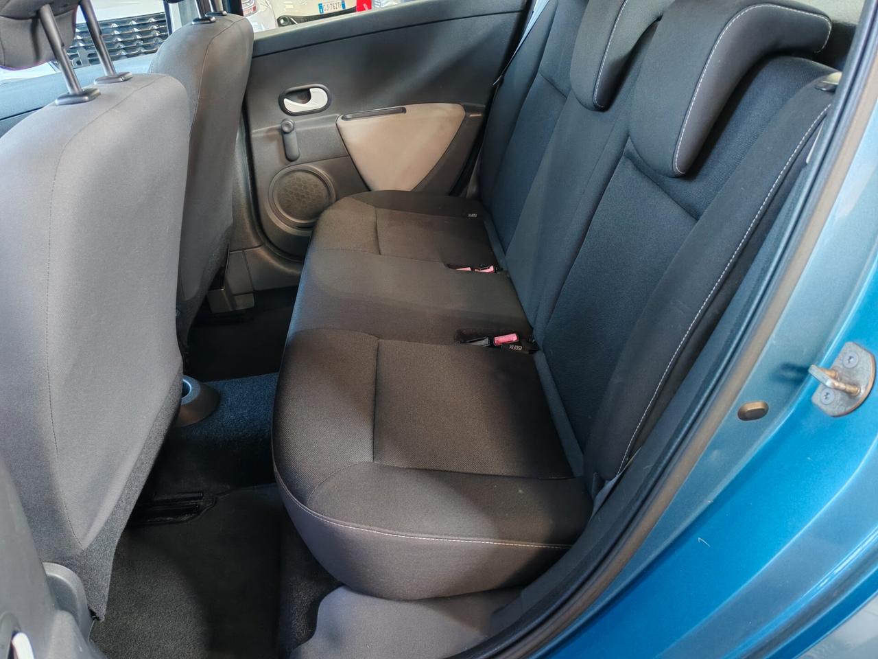 Renault Clio 1.2 16V 75 cv