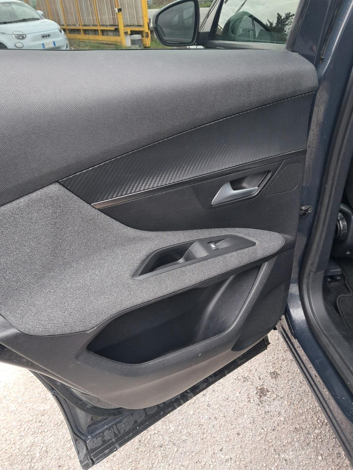 Peugeot 3008 BlueHDi 130 S&S Active