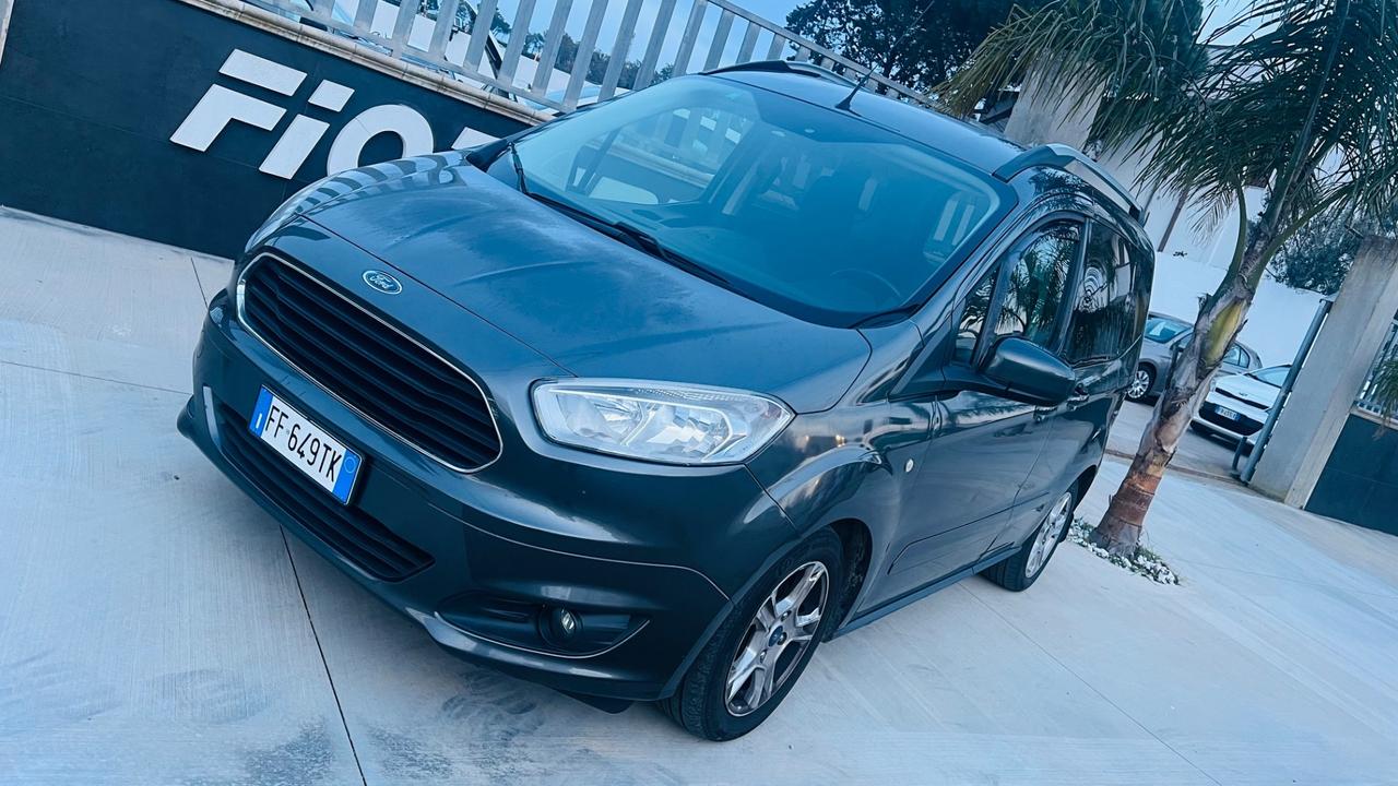 Ford Tourneo Courier 1.5 TDCI 95 CV Titanium