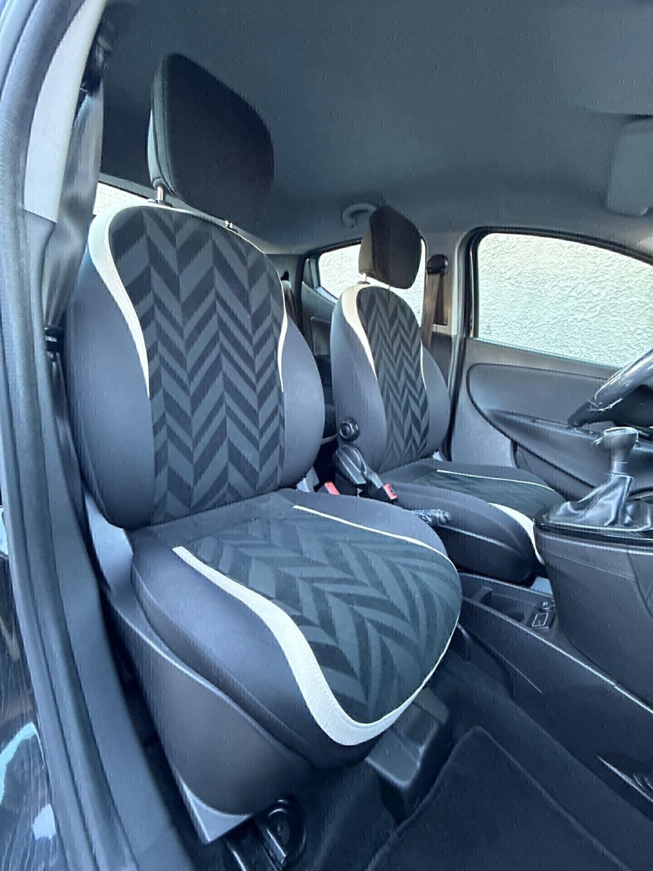 Lancia Ypsilon 1.3 MJT 95CV EURO6,Navigatore,Climatronic,Alcantara,Comandi al volante,ecc.