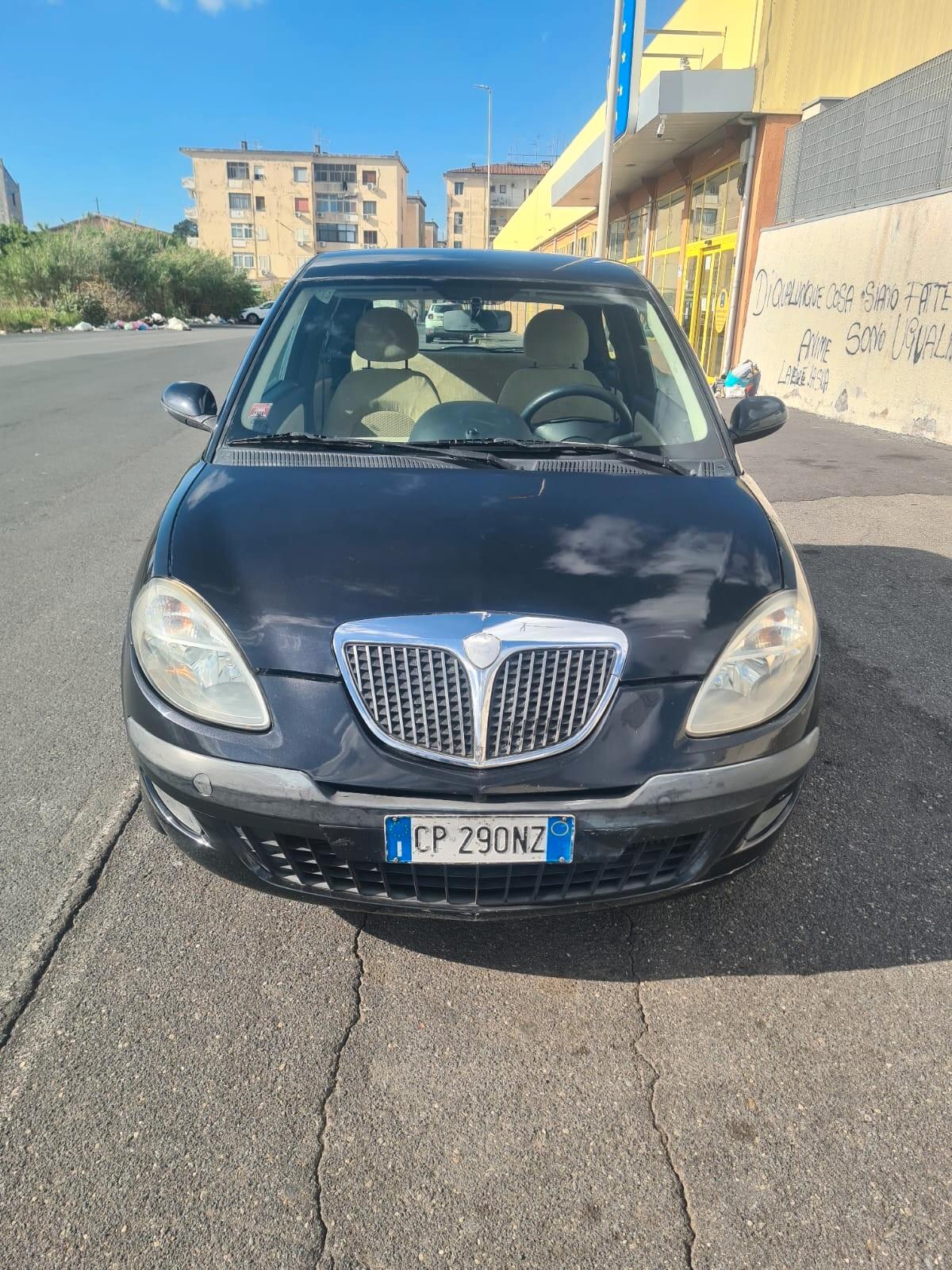 Lancia Ypsilon 1.3 MJT 75 CV Argento